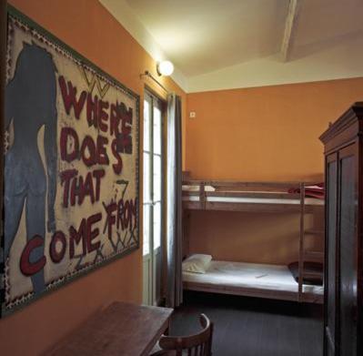 Hostal Vertigo Centre *